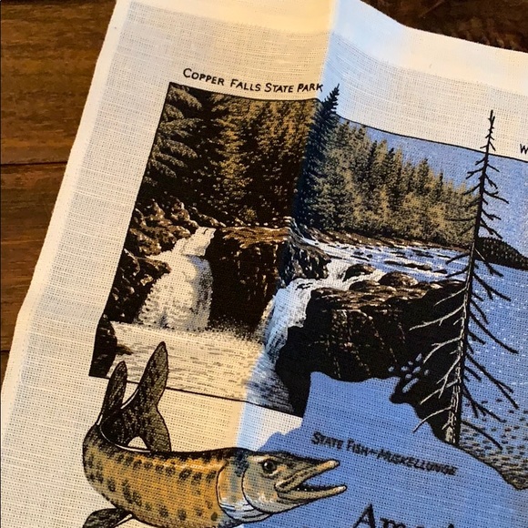 Wisconsin State Highlights Linen Kitchen Towel - Picture 3 of 8